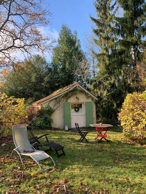 Maisonnette En Clairiere De Foret Gambais Exterior foto